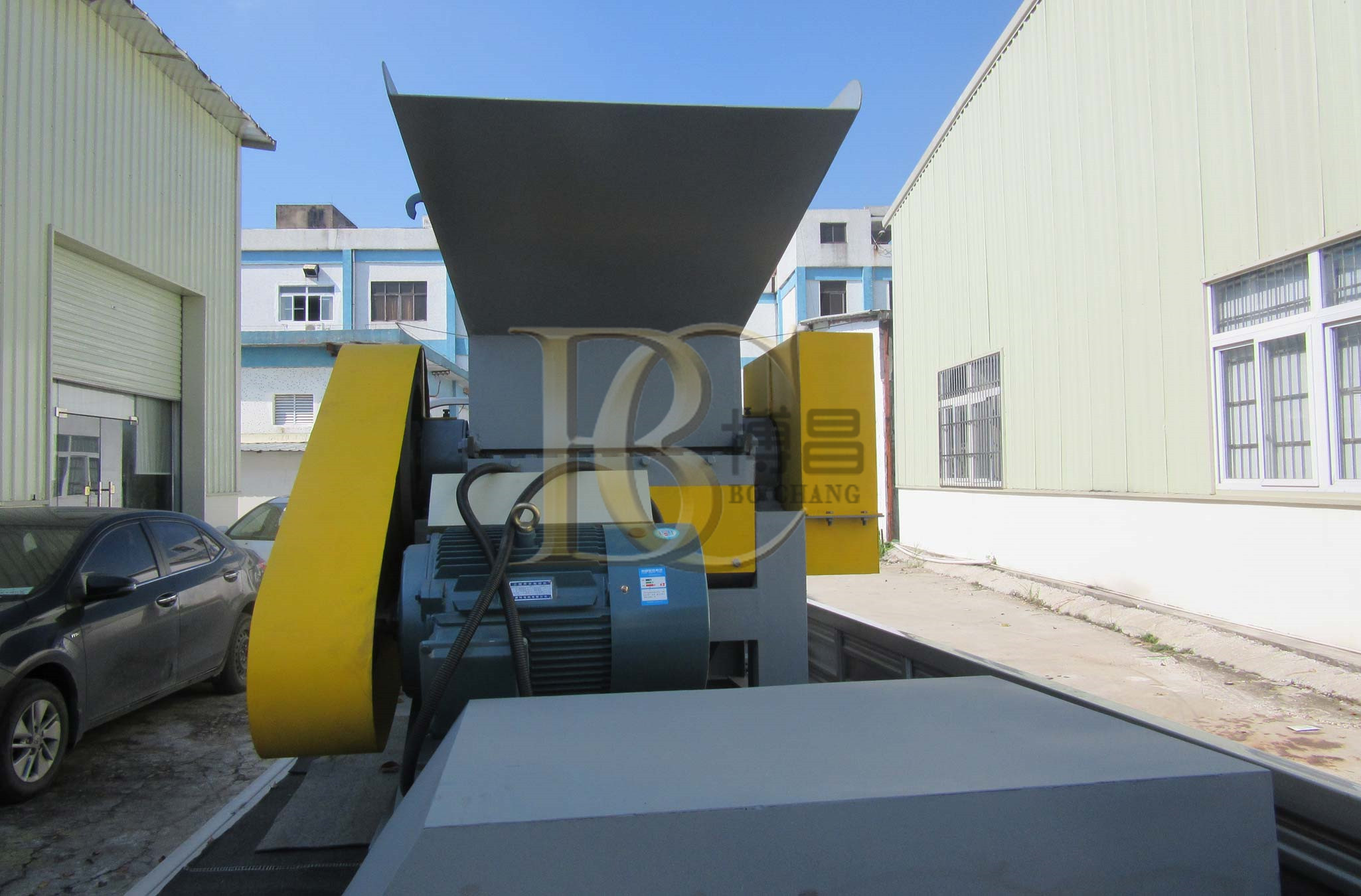 注塑加工廠用什么破碎機設備好，投資成本多少